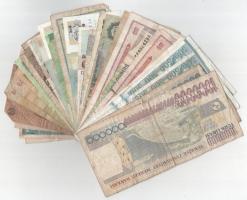 28db-os külföldi bankjegytétel T:F,VG
28pcs foreign banknote lot C:F,VG