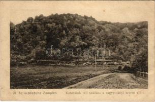 Nagypolány, Velká Polana; Az oroszdúlta Zemplén 28., katonáink téli szállása a szoros előtt. Varga Bertalan kiadása / WWI K.u.k. Austro-Hungarian military winter camp (ázott / wet damage)