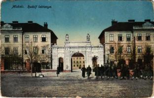 1916 Miskolc, Rudolf laktanya, katonák. Grünwald Ignác kiadása (kopott sarkak / worn corners)