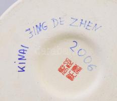 Kínai váza Tao Quian: Tavaszi barackvirág c. történetével feliratozva és női akt képpel. Matricás, j...