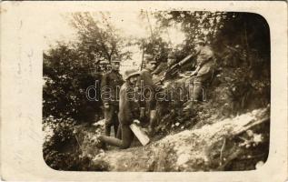 1918 Monte Tomba, osztrák-magyar katonák gépfegyver állása az olasz fronton / WWI K.u.k. Austro-Hunagrian military at the Italian front, soldiers with machine gun. photo