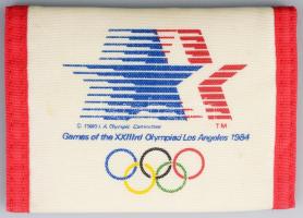 1984-es Los Angeles-i olimpia mintájú textil pénztárca. /// Textile wallet patterned after the 1984 Los Angeles Olympics.