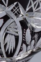 Ajka Crystal nagyméretű váza. Jelzés nélkül, jellegzetes bordó színnel pácolt, gazdagon csiszolt dar...