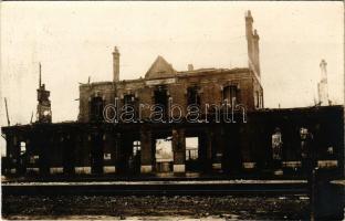 Péronne-Flamicourt, Bahnhof / WWI military, ruins of the railway station. photo