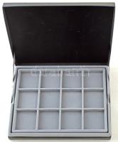 Érmetartó kazetta egy kivehető tálcával, összesen 24db, 50x50mm-es férőhellyel. Használt, de jó álla...