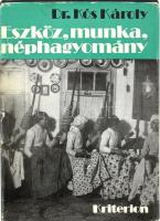 Dr. Kós Károly: Eszköz, munka, néphagyomány. Dolgozatok a munka néprajza köréből. Bukarest, 1980, Kriterion. Fekete-fehér képekkel, ábrákkal illusztrálva. Kiadói egészvászon-kötés, enyhén sérült kiadói papír védőborítóban.