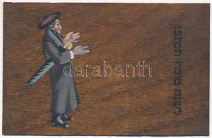 ~1900 Zsidó úr, héber újévi üdvözlet. Kézzel rajzolt és festett egyedi lap fakéregből / Jewish man, Hebrew New Year greeting. Custom made hand-drawn and hand-painted wooden card made out of tree bark. Judaica