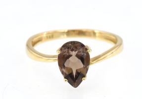 Arany (Au) 14K gyűrű füstkvarccal, jelzett, méret: 52, bruttó: 1,8 g