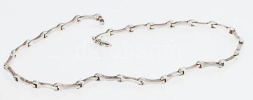 Ezüst(Ag) masszív glídes nyaklánc, jelzett, h: 42 cm, nettó: 36,3 g