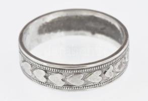 Ezüst(Ag) szívmintás gyűrű, jelzett, méret: 57, nettó: 3,3 g