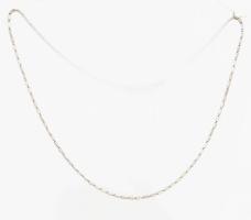 Ezüst(Ag) pálcikás hengeres nyaklánc, jelzett, h: 45 cm, nettó: 4,2 g