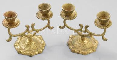Kétágú bronz gyertyatartó pár, m: 11 cm