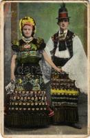 Mezőkövesdi népviselet, fiatal házaspár / Hungarian folklore (kopott sarkak / worn corners)