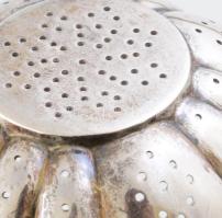 Ezüst(Ag) angol fazonú teaszűrő, jelzett, h: 19 cm, nettó: 85,5 g