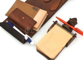 Bórdíszműves fali jegyzettartó és kulcs tartó 36 cm, hozzá faragott fa jegyzettartó