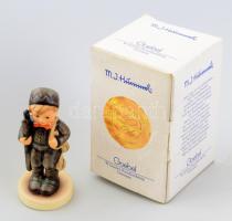 Goebel / Hummel kéményseprős kisfiú, "Chimney Sweep" kézzel festett, jelzett, hibátlan, eredeti dobozában, m: 10 cm