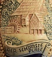 Német söröskorsó, ón fedéllel, gazdag díszítéssel, jelzett, m: 17 cm