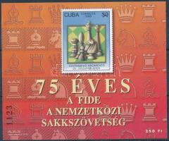 1999/43 75 éves a FIDE emlékív