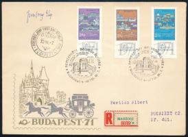 1970 Budapest 71 sor FDC-n, a kék bélyegen az ismert lemezhiba, a borítékon Zombory Éva bélyegtervező aláírása