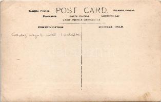 India, angol imperialista urak és indiai szolgák / British Imperialist gentlemen with Indian servant...