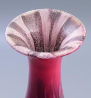 Kispesti porcelán váza, egyedi mázas. Kézzel festett, jelzett, alján minimális lepattanással ami old...