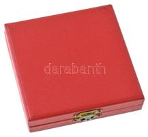 1979. "Dr. Széki János 1879-1979 / Széki-féle brikettpárló" ezüstpatinázott fém emlékérem,...