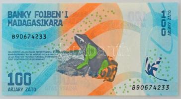 Madagaszkár 2017. 100A &quot;B906742332&quot; T:UNC  Madagascar 2017. 100 Ariary &quot;B906742332&quot; C:UNC  Krause P#97