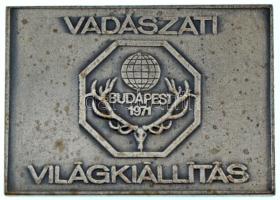 1971. "Vadászati Világkiállítás 1971 Budapest" kétoldalas, ezüstpatinázott bronz plakett t...