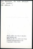 1999 Kim Basinger színésznő és Alec Baldwin, feliratozott, pecséttel jelzett fotó, 15×10 cm