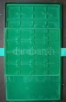 Éremtartó kazetta 1 tálcával, 28 férőhellyel, 45x45mm + 55x55mm