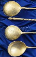 5 db kískanál, Orosz ezüst (Ag) 84 zolotniki finomságjellel. XIX. sz. jelzett 60 g díszdobozzal