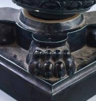 Zsolnay antik irizáló zöld mázas posztamens oroszlánkörmös lábazata és kaspó része. Mázas pirogránit...