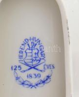 Herendi Viktória mintás levél alakú kínáló. Jelzett, kis kopással, h: 15 cm