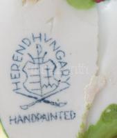 Herendi lepke virágokkal, jelzett, kis pattogzással, h: 6,5 cm