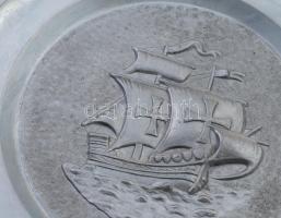 3 darab jelzett ón dísztál, d: 23-32 cm