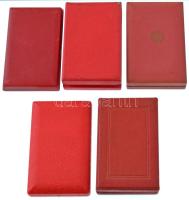 5db klf szocialista kitüntetés tokban, közte ~1970. "Kiváló Munkáért" aranyozott, rátétes,...