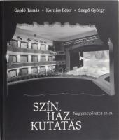 Gajdó Tamás - Korniss Péter - Szegő György: Színházkutatás. Nagymező utca 22-24. Bp., 1998, Thália Színház. Fekete-fehér fotókkal illusztrálva. Kiadói papírkötés. Számozott, 430. sz. példány.