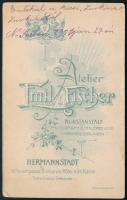 1901 Divatos, kalapot viselő hölgyek (anya és lánya), vizitkártya Emil Fischer nagyszebeni (Hermanns...