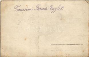 Trencsén, Trencín; Trencséni Torna Egylet labdarúgó csapata, focisták a vár alatt / football team of...