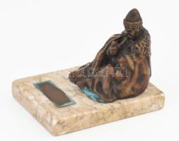 Maugsch Gyula (1882-1945) Juhász. Bronz, márvány talpazaton, fém címkén adományozási szöveggel. Szob...