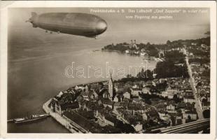 1936 Friedrichshafen a. B., Das Luftschiff "Graf Zeppelin" in voller Fahrt vom Flugzeug aus gesehen / German airship (EK)