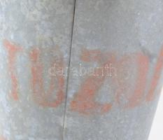Antik tűzoltó vödör, horganyzott lemez, korának megfelelő állapotban, "TŰZOLTÁSHOZ" felira...