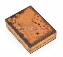 Antik kártyadoboz, benne francia kártyával, 11,5x8,5 cm