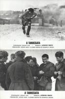 cca 1989 előtt készült, ,,A tankcsata" című szovjet film jelenetei és szereplői, 21 db vintage produkciós filmfotó (vitrinfotó, lobbyfotó) ezüst zselatinos fotópapíron, a használatból eredő (esetleges) kisebb hibákkal, 18x24 cm