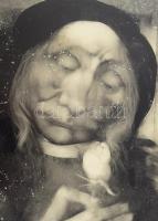 Szász Endre (1926-2003): Hölgy rózsával, 1970-es évek. Olaj, műnyomó lemez, jelezve jobbra lent, fal...