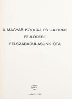 A magyar kőolaj és gázipar fejlődése felszabadulásunk óta. Szerk.: Bese Vilmos. Bp., 1965, OKGT. Fekete-fehér és színes képekkel illusztrálva. Kiadói egészvászon-kötés, jó állapotban, kissé sérült kiadói papír védőborítóban, karton tékában. Megjelent 2100 példányban. Benne a kiadó, az Országos Kőolaj- és Gázipari Tröszt (OKGT) a könyvhöz mellékelt kísérőlevele.