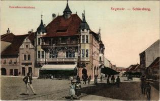 Segesvár, Schässburg, Sighisoara; Gewerbevereinshaus, Apotheke. Verlag von Fritz Serafin / Iparosegylet székháza, gyógyszertár, Josef Girscht üzlete / House of Craftsmen, pharmacy, shops