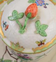 Óherendi Viktória mintás fedeles csokoládés csésze alátéttel. Jelzett, csészén és fedelén repedéssel...