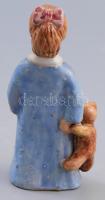 Kislány macijával. Jelzett mázas kerámia szobor, m: 15,5 cm