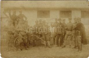 1919 Vöröskatonák feltűzött szuronnyal vidéken rekvirálnak (?) / soldiers of the Red Army with bayonets requisitioning in the countryside. photo (EM)